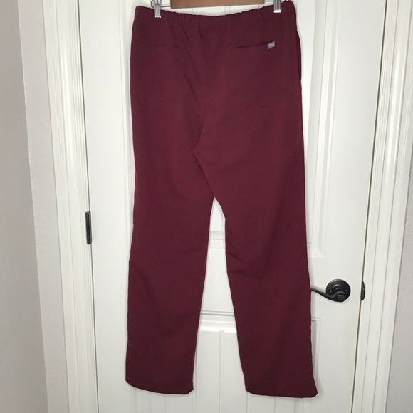 Figs Pisco Basic Scrub Pants in Burgundy Size Medium. - Picture 5 of 10